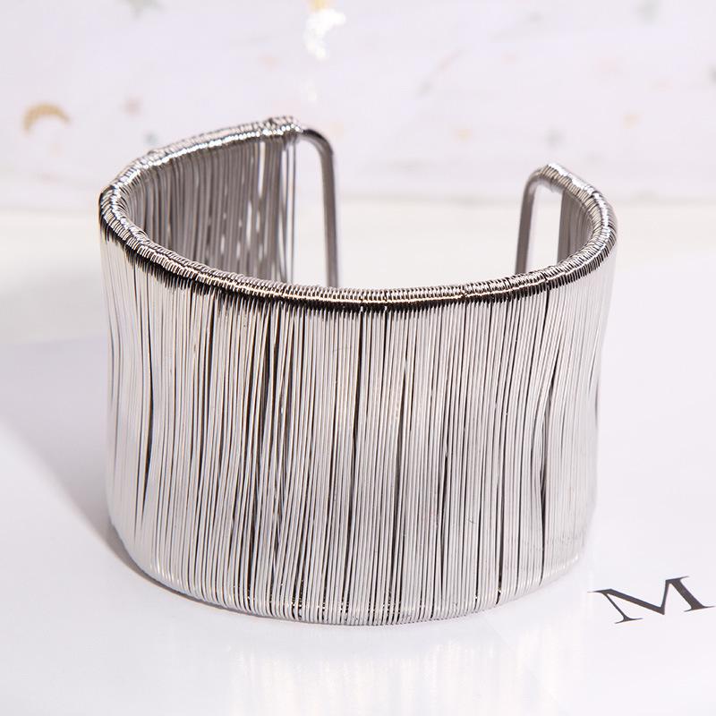 

Модные ретро широкие браслеты для женщин: Европейская и американская мода, универсальные выразительные аксессуары золотой