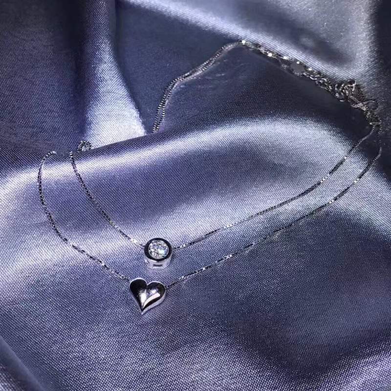 Heart Shaped Double Layer Necklace for Women with One Heart and One Diamond Temperament Item Versatile Accessories Short Collarbone Chain