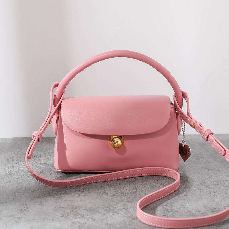 

2025 новый нишевый дизайн высококачественная сумка повседневная универсальная сумка-мессенджер темперамент легкая роскошная маленькая квадратная сумка