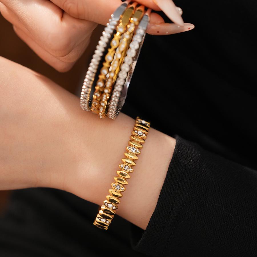 Gold Layered Zircon Buckle Stainless Steel Bracelet – Chic, Versatile Luxury Jewelry for Women