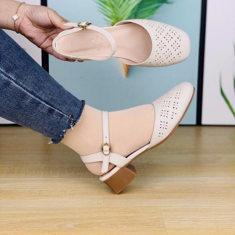 Summer new thick heel women's shoes front bag empty one-word buckle casual old single sandals