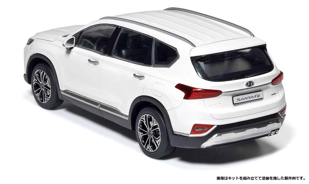 Academy Scale Hyundai Santa Fe 2018 Snap Kit Plastic Model Kit 15135 1/24