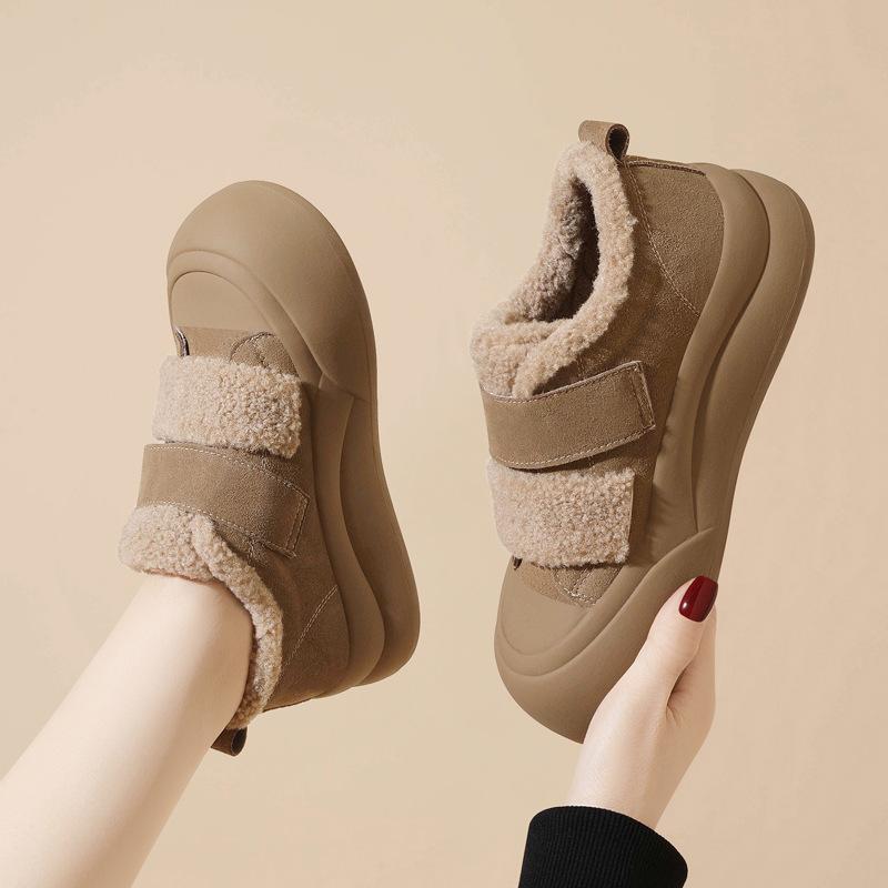 thick-soled temperament fluffy shoes women's winter velvet board shoes new women's shoes leather sports cotton shoes outside to keep warm