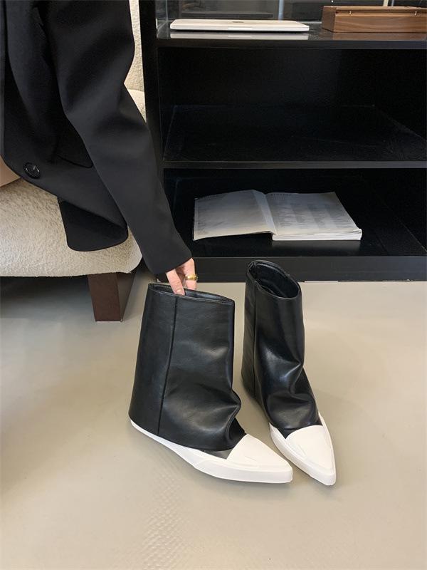 

2025 autumn and winter new pointed flat-bottomed fashion casual pants boots women s short boots high knight boots 39