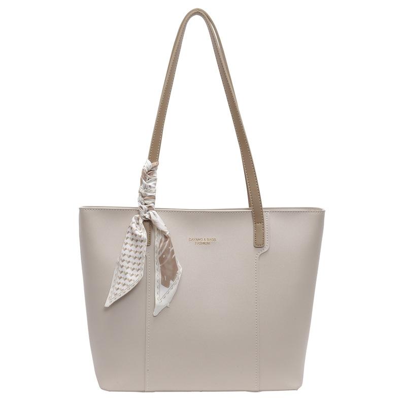 

Retro Large-capacity Tote Bag 2026 Autumn New Shoulder Bag Bag, Foreign Style Silk Scarf, High-end Commuter Bag білий