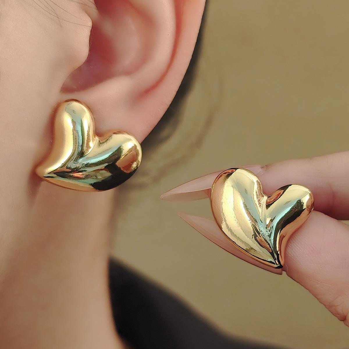 Three-Dimensional Love Light Luxury Earrings, Trendy Fashion Niche Design Earrings, High-End Earrings