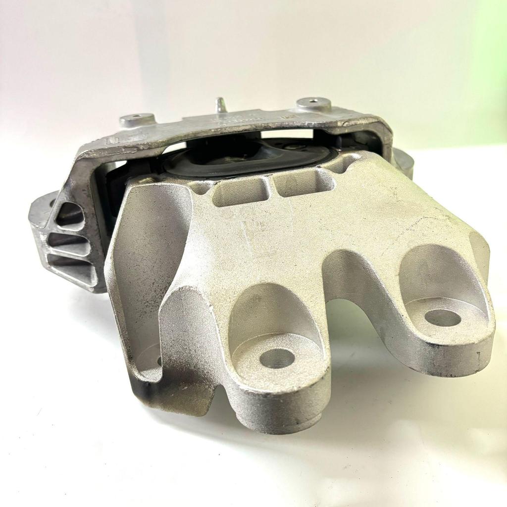 Engine Mount Rubber for Ford CTE/MXJ/LM Models - LX617M121LC Metal Shock Absorber Bracket