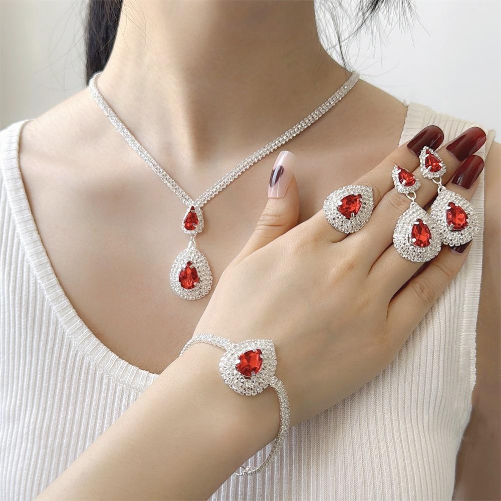 European And American Red Water Drop Pendant Necklace Earrings Bracelet Set Shining Wedding Rhinestone Dinner Wedding Set Chain