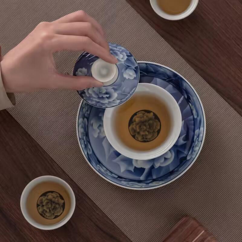 Blue And White Hibiscus Flower Single Three-Talent Cover Bowl Ceramic Teacup Master Cup Kung Fu Tea Set Guest Tea Bowl