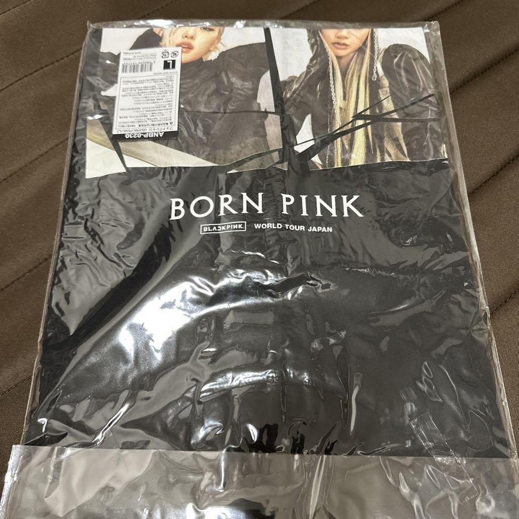 [USED] BLACKPINK BORN PINK T-shirt L Size
