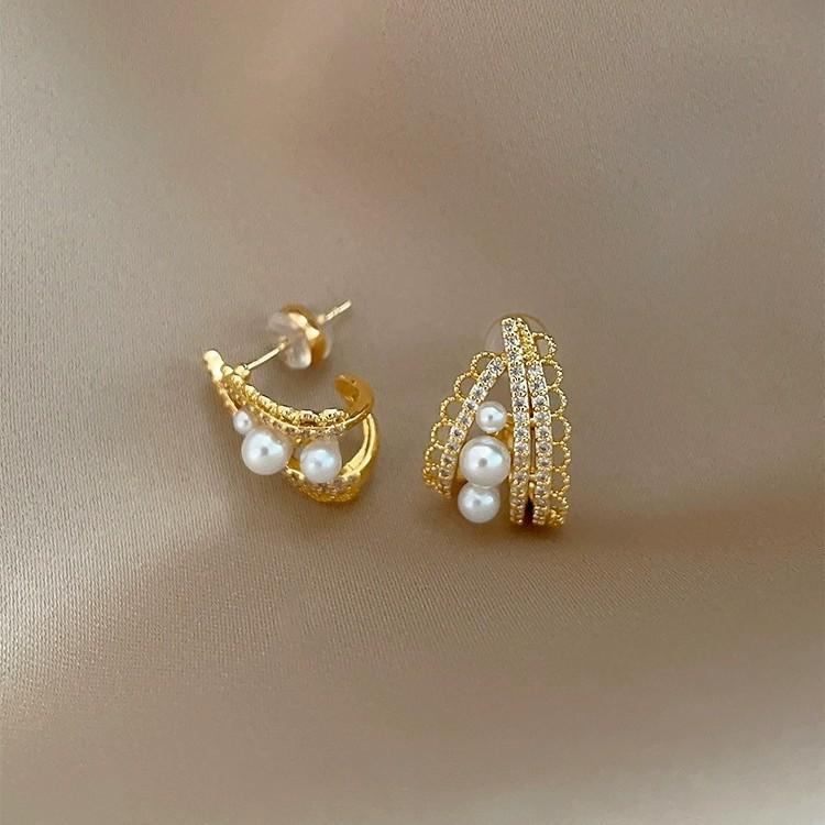 Real Gold Electroplating Temperament Diamond Stud Earrings Women'S French Retro Zircon Earrings Light Luxury Ear Jewelry