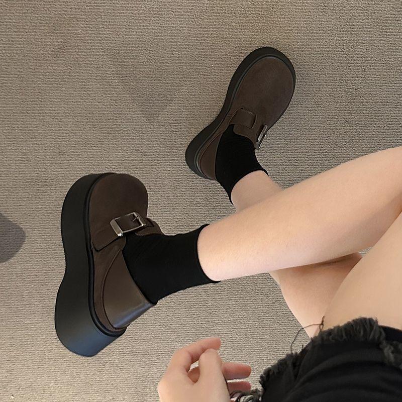 

Весна и Осень новая обувь на платформе с маффинами, повседневная одинарная обувь, маленькие кожаные туфли, колледж, британский стиль, женщины 40 темно-коричневого