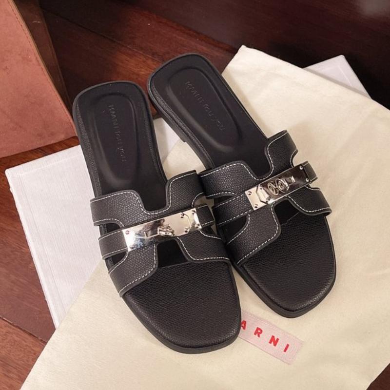 Silver Sandals with Gold Buckle for Women, Retro Peep-Toe Flat Slippers, Perfect for Summer Outing and Beach