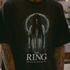 La Maglietta Horror The Ring | Design Nastro Maledetto VHS di Sadako per i Fan del J-Horror degli Anni 2000