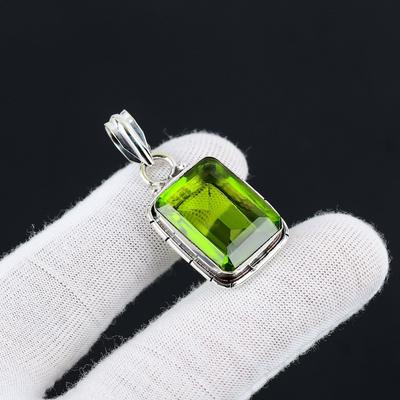Ručně vyráběný stříbrný přívěsek ze zeleného peridotu 925, malý přívěsek, stříbrný přívěsek s drahokamem peridotem pro dárky.