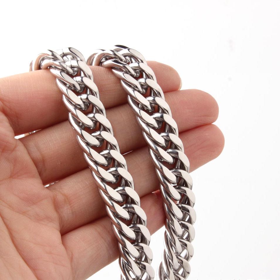 

Комплект из ожерелья и браслета из титановой стали и золота разных размеров (50-60см, 18-21см) 50cm