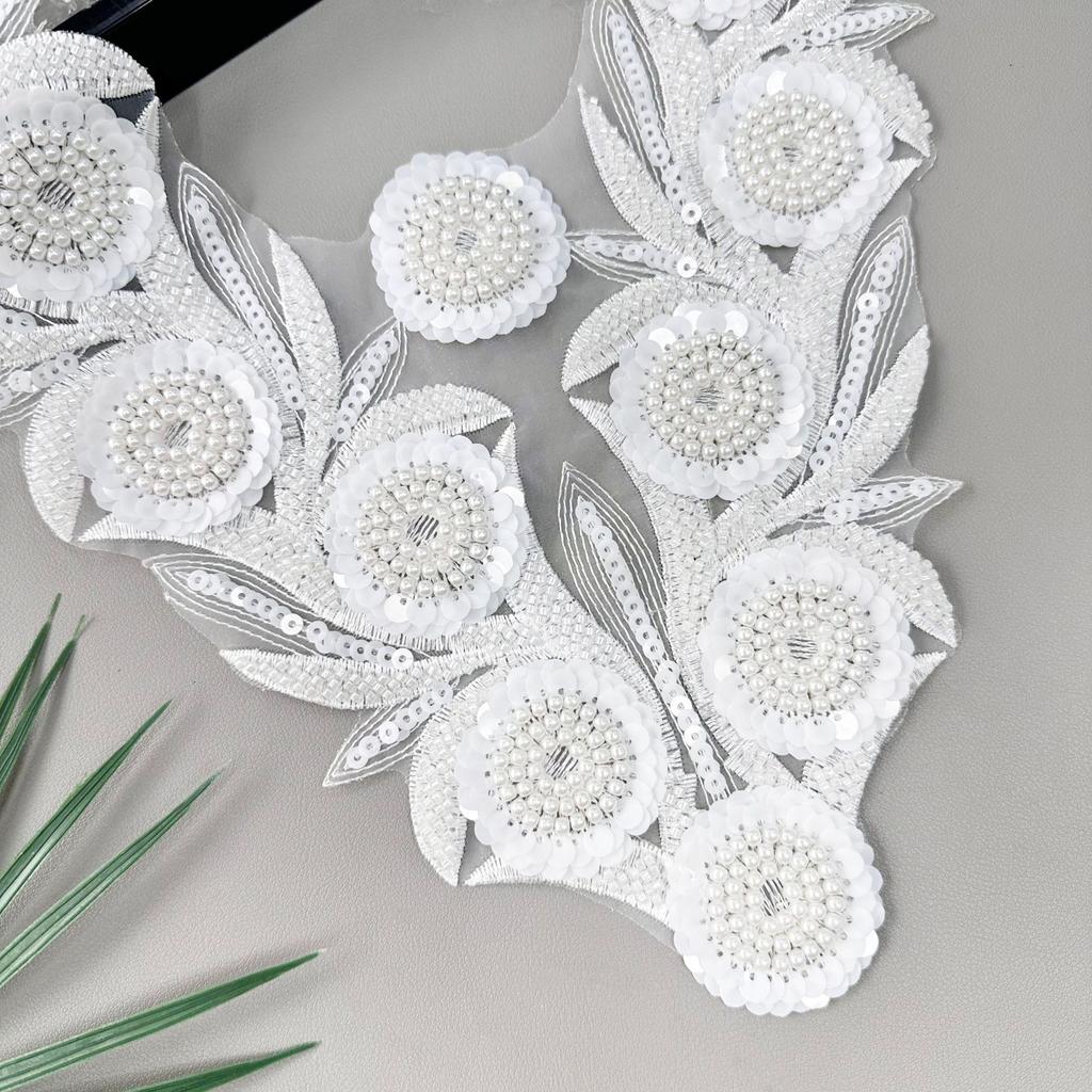 Schwerindustrie Luxus Handgefertigt Perlenbesetzter V-Ausschnitt Aufkleber Kleidung Kleid Hochzeit Auftrittskleid Dekoratives Vorderhals Tuchaufkleber Zubehör