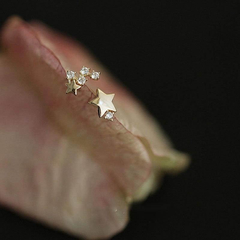 Niche Design, Asymmetric Mini Earrings, Star Style, Japanese and Korean Student Earrings for Women