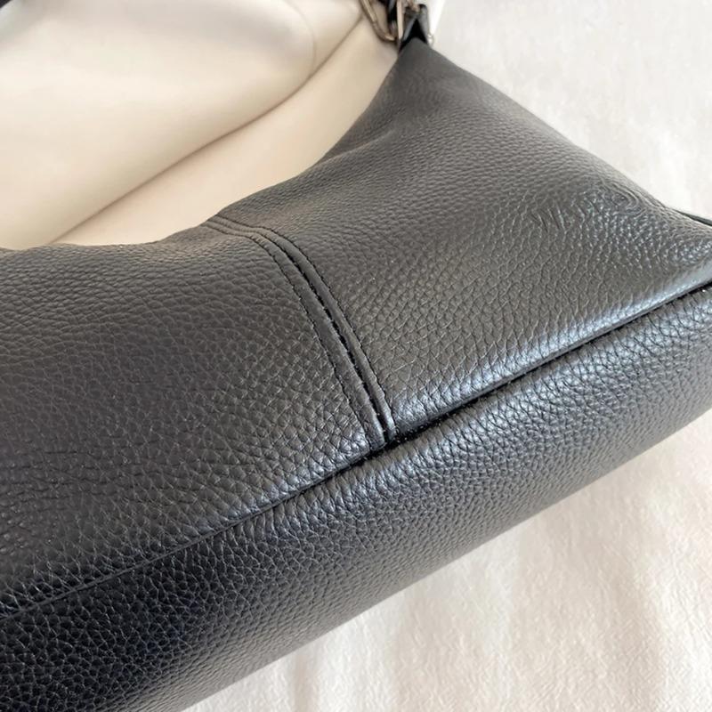 Chic Leather Hobo Bag with Detachable Strap & Tassel Versatile Large Capacity Handbag for Women Leisure Fashion Women's Shoulder Bag