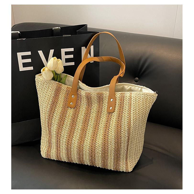Ielgy Large-Capacity Woven Bag Ladies All-Match Commuter Tote Bag Shoulder Beach Straw Bag