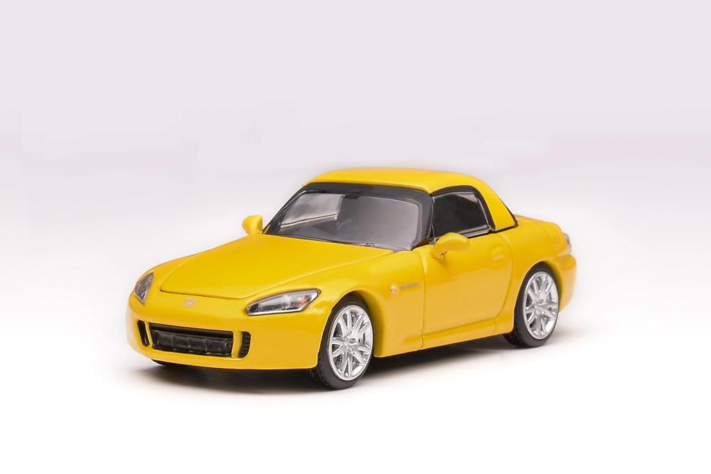 MOTORHELIX Honda S2000 Diecast Indy Yellow Pearl Magnet Series M65102 1/64 (AP2) Car, RHD,
