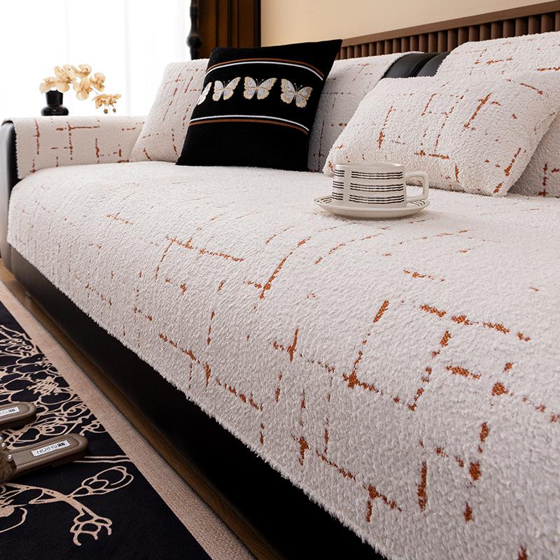 

Новая бархатная подушка для дивана с полуторцевым краем 2024 года, плюшевая на осень и зиму, с продвинутым чувством, подушка для сиденья в прямой ряд, нескользящий чехол для дивана, покрывало 70*70cm