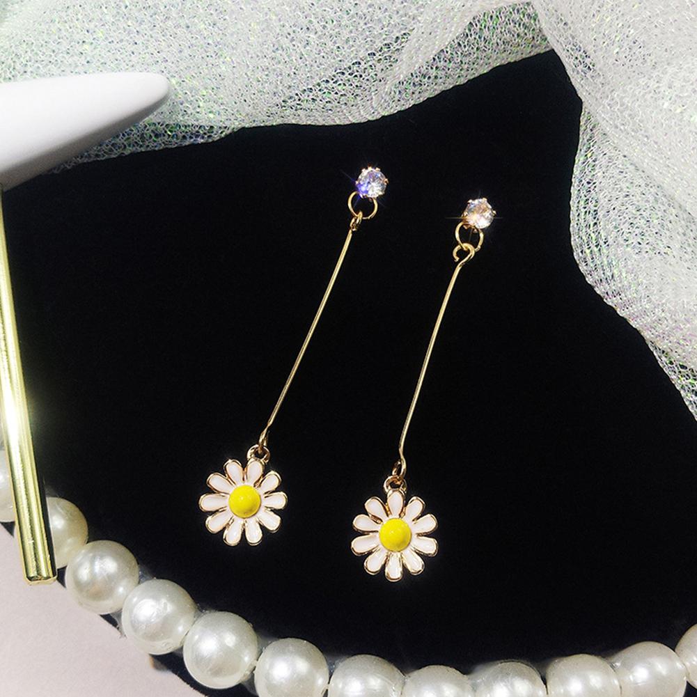 Women Bright Daisy All Matching Flower Earrings Delicate Fashion Earrings