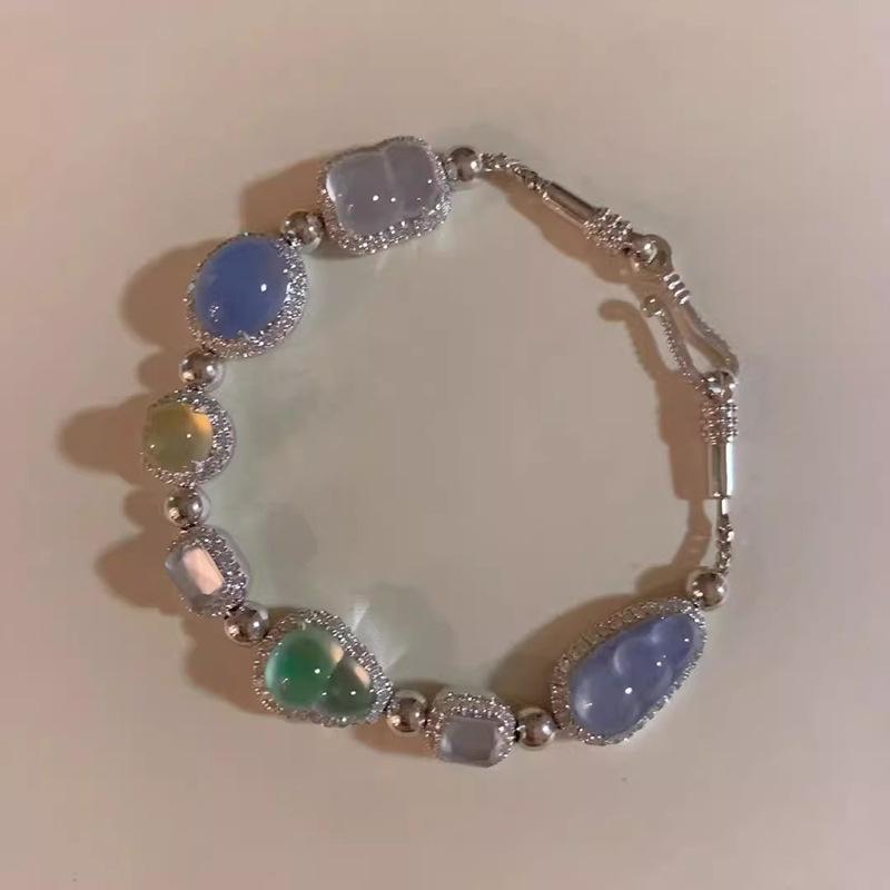 

Super Flash Diamond Gourd Bracelet Women S Vntage Light Luxury Round Egg Square Geometric Niche Temperament Design Sense Jewelry