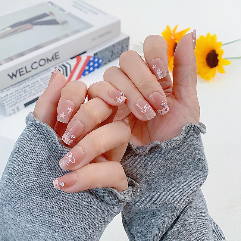 Handmade Student Style Wearable Nail Tips - Fresh, Cute, Detachable, Short Oval Design for 2026