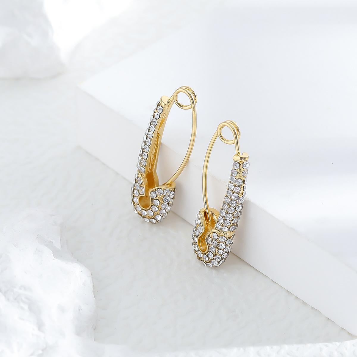 

Elegant Colorful Geometric Rhinestone Earrings Perfect For Outfit Any білий