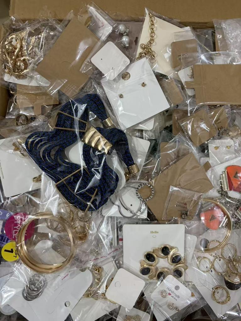 Bulk Assorted Women Jewelry 80-120Pcs Per Kg Mixed Earring Necklace Bracelet Ring