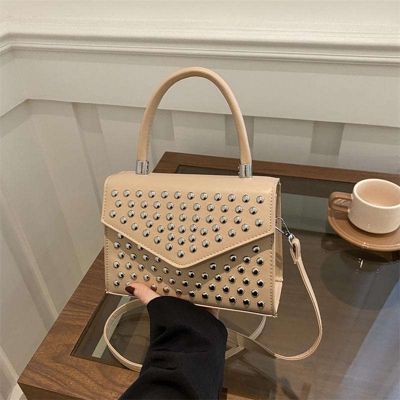 

Новый клатч с заклепками, универсальная вечерняя сумка, модный клатч для вечеринок высокого класса хаки