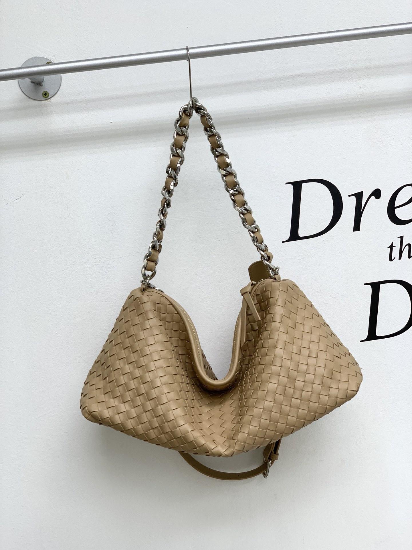 

Cross Border 2024 / New Woven Lunch Box Chain Large Capacity Bag Fashionable Versatile Hand-held Single Shoulder Diagonal Women s 40x20x15cm