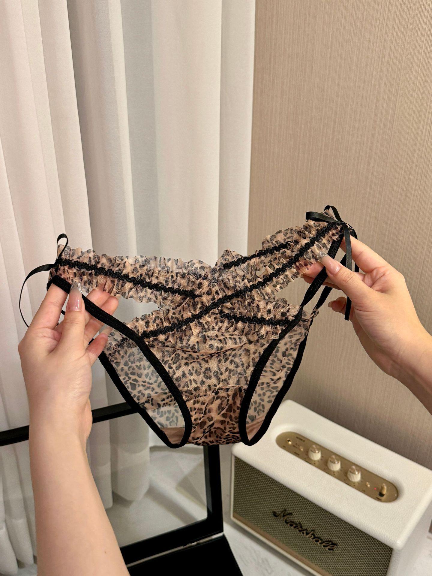 

Кружевные стринги с леопардовым принтом: Сексуальный дизайн с вырезами на низкой талии для зрелых женщин и девушек One Size [40-60 kg]