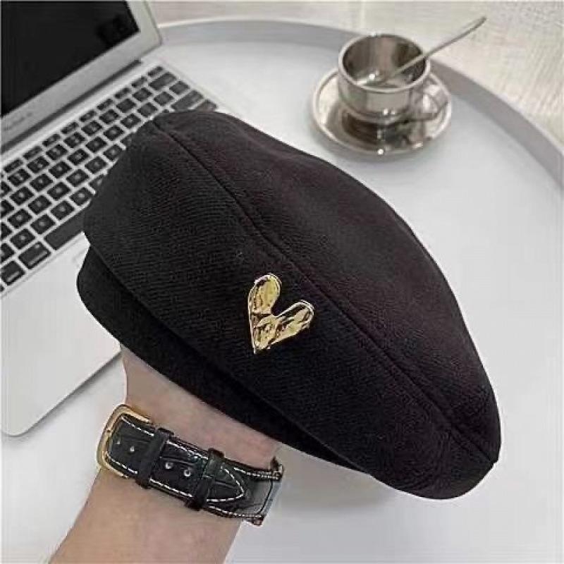 New Korean Autumn and Winter Woolen Beret Women's Retro Versatile Fashion Love Metal Painter Hat Academy Style