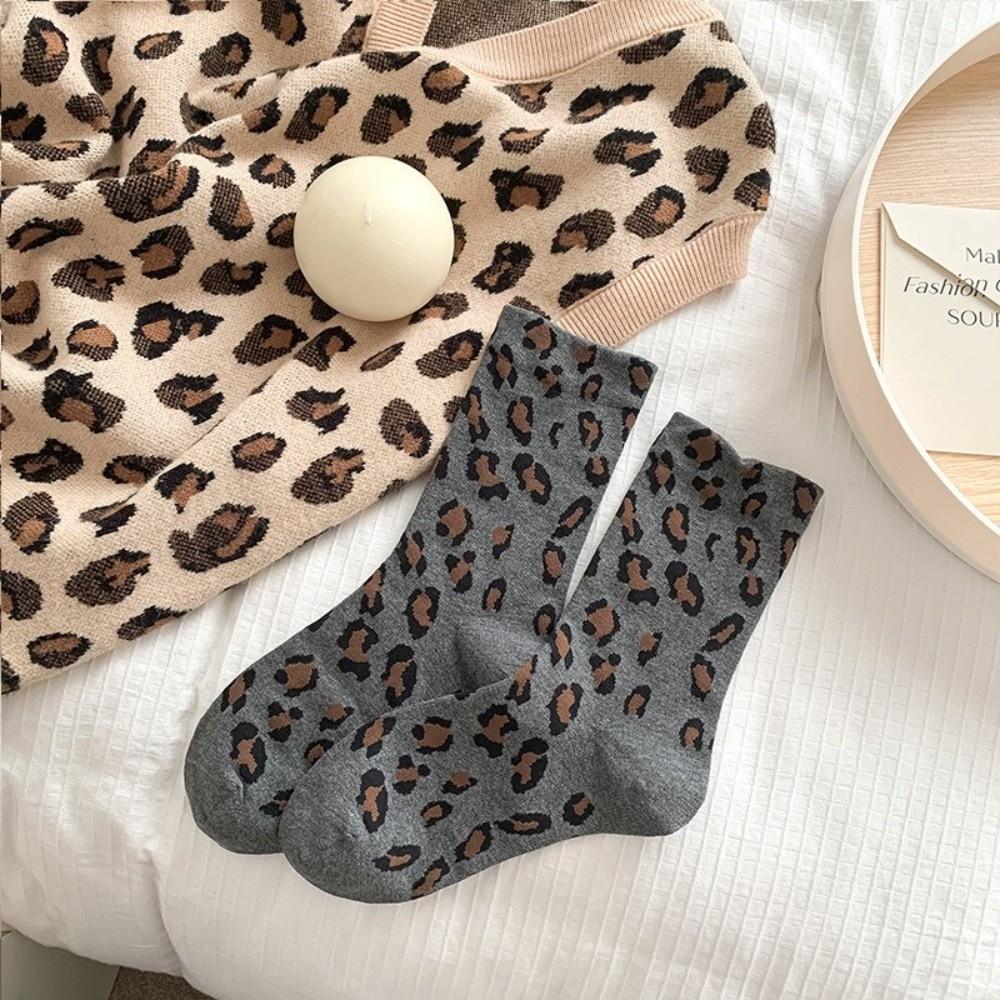 1pair Sweat Absorbing Mid Tube Socks Polyester-cotton Ankle Socks Leopard Print Socks Casual Wear