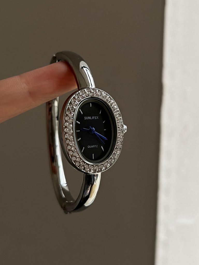 Dámské křemenné hodinky Luxusní římské číslice Reloj Minimalistické Jednoduché Oválné hodiny Dámské Nerezová ocel Orologio Zlaté pouzdro Náramkové hodinky