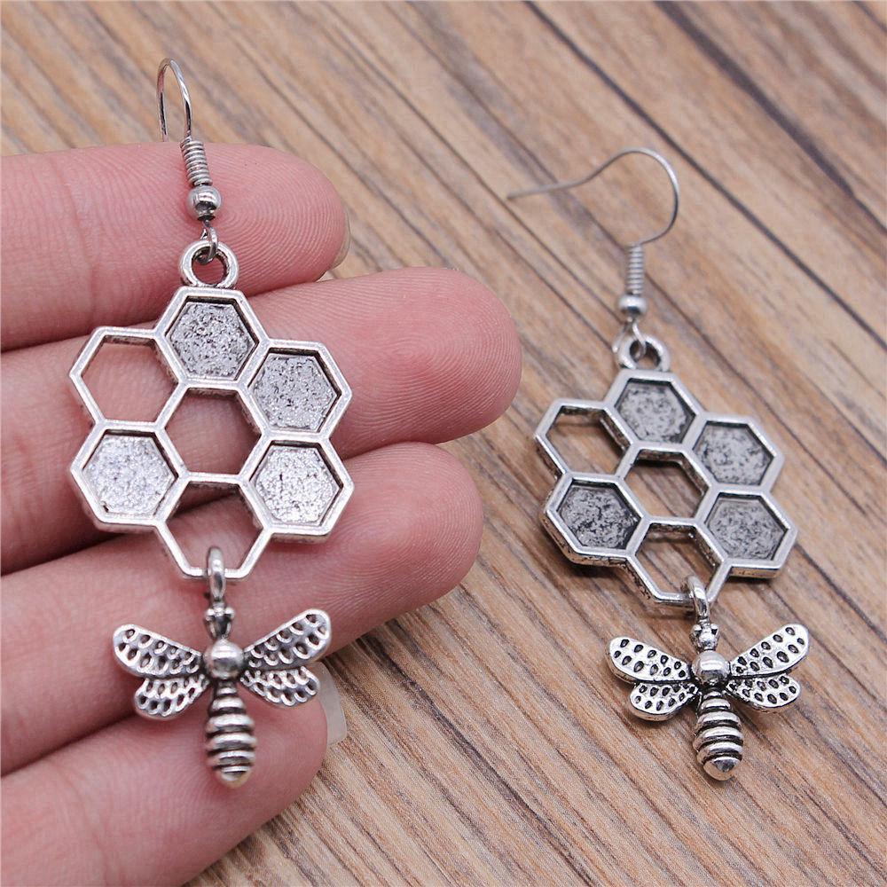 Hängeohrring Biene Wabe Minimalistische Schmuckkomponenten Ohrringgröße 18x19mm QE004