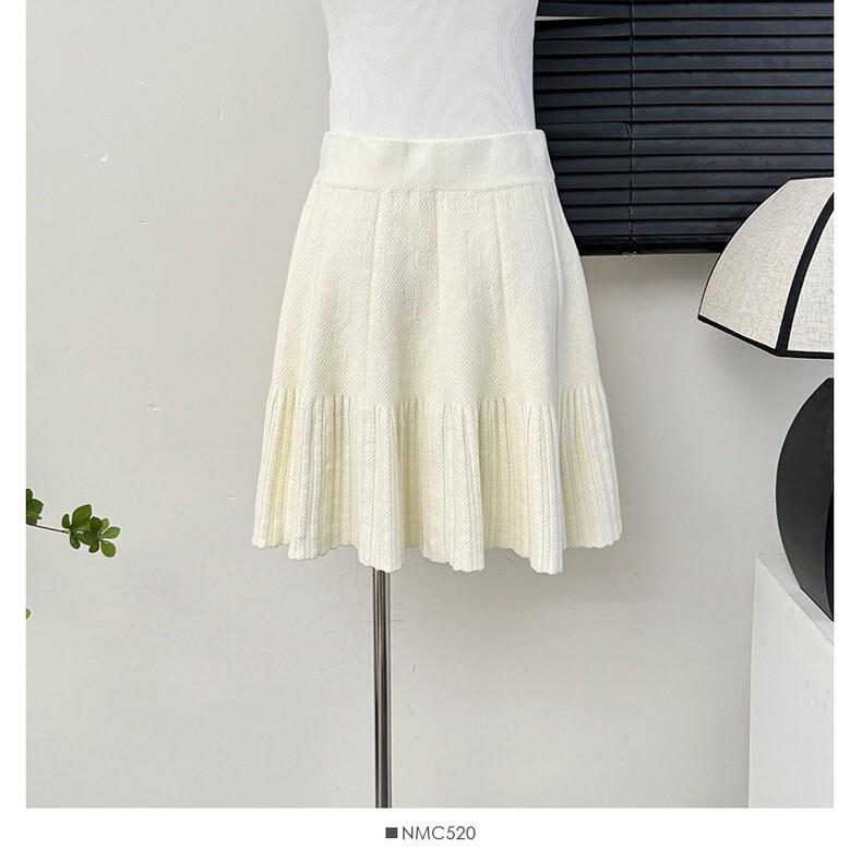 MIU Style 2025 Fall/Winter Knit Pleated A-Line Mini Skirt - Versatile and Slimming
