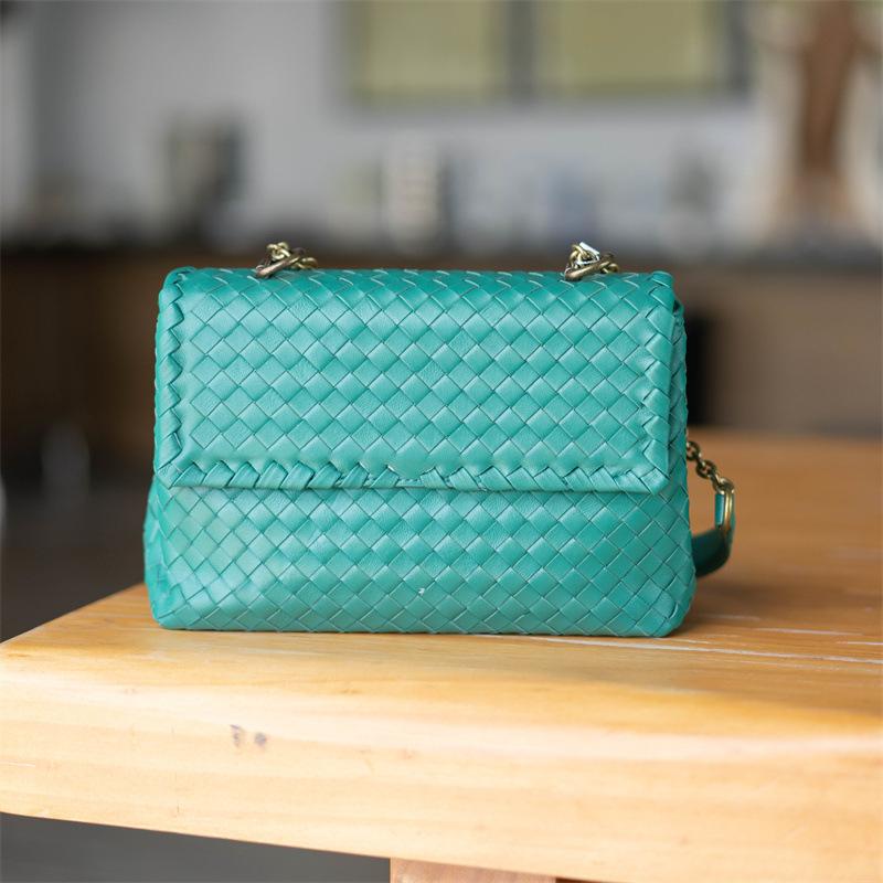 New Shoulder Bag Sheepskin Woven Bag Large Capacity Hand-held Shoulder Bag Leather Crossbody Bag Fashionable Chain Bag