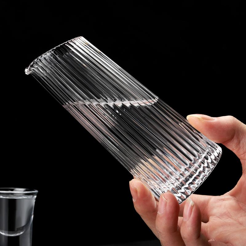 125ml Gestreifter Weindispenser 2er Set Haushalt Baijiu Kanne Bar Transparentes Trinkgeschirr Rotweinspender Geeignet für Zusammenkünfte