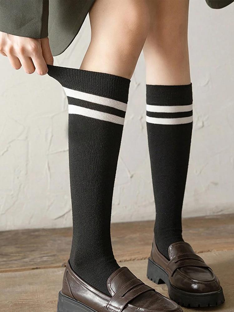 2 Pairs Women Black White Striped Knee High Socks Fashionable Classic Double Bar Socks Comfortable Sweat Absorbing Casual Socks