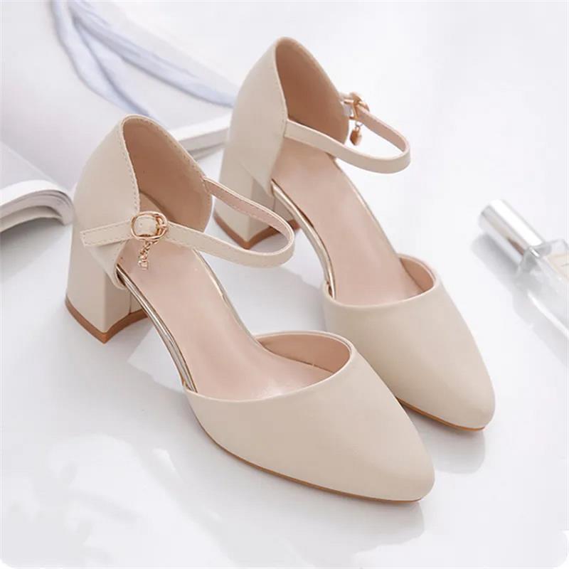 2025 new summer square head one-word buckle bag head sandals women's summer skirt work temperament medium heel high heel single shoes