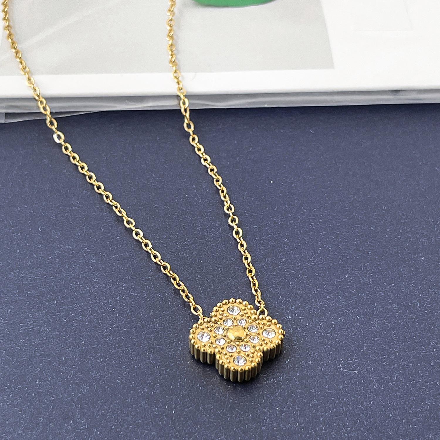 15mm Four-Leaf Clover Single Flower Necklace Double-Sided Luxury Style Women s Necklace Pendant