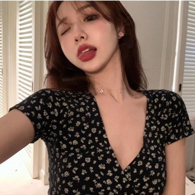 Y2k Style Summer Retro Floral V-neck Crop Top Slimming Wild High Waist Streetwear Tshirt Short Sleeve Women's T-shirt
