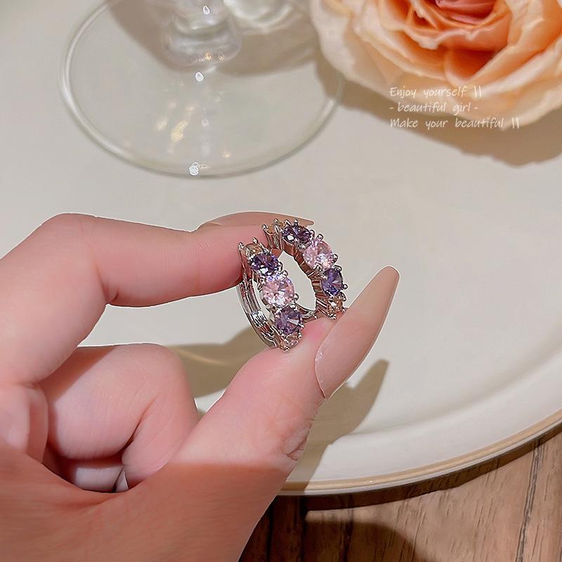 South Korean Elegant Zircon Hoop Earrings - Trendy, Versatile Plain Hoops with Love Design