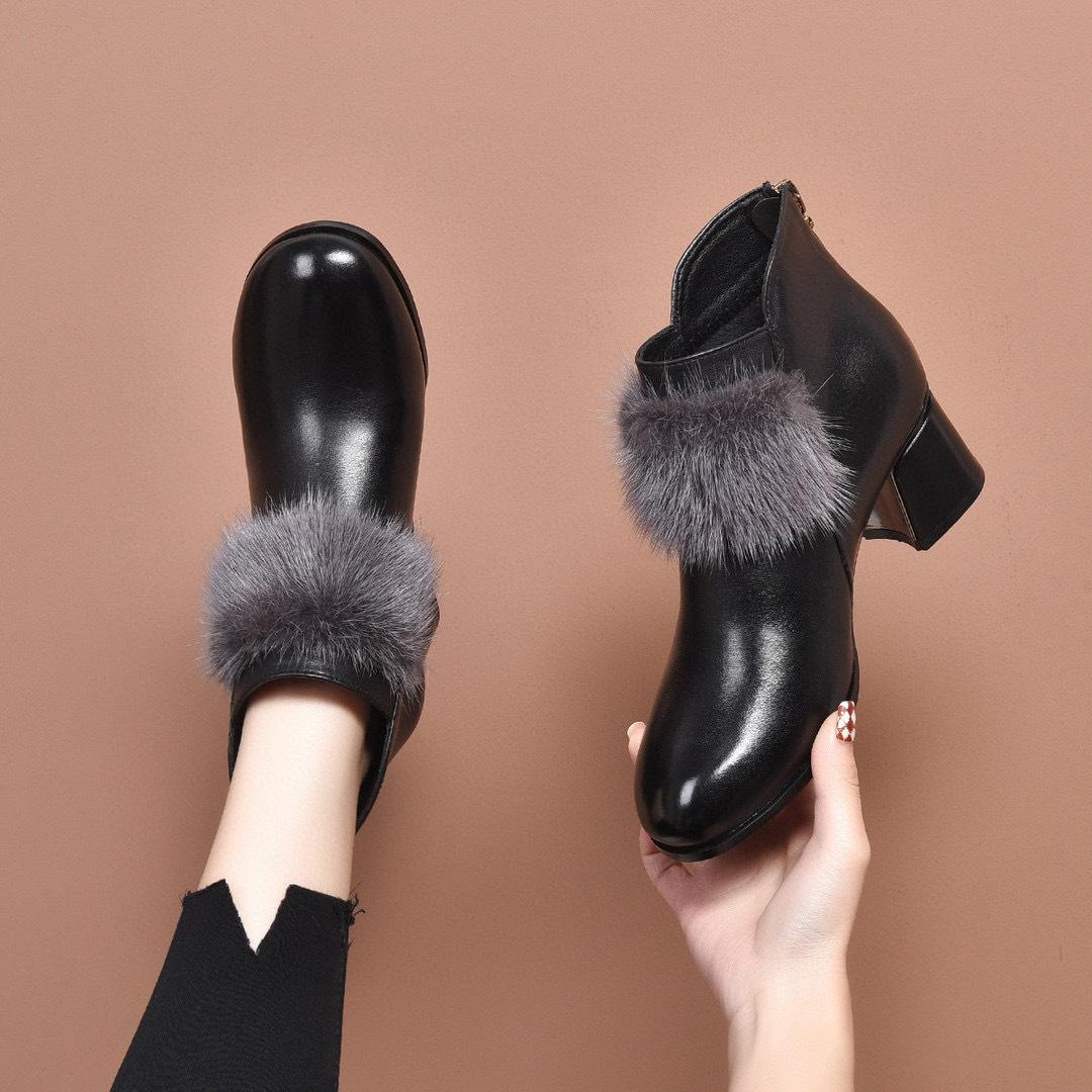 

Ботинки Мао Мао женские ботинки осень и зима новые круглый носок толстый каблук первый слой коровьей кожи короткие ботинки задняя молния модные ботинки 39