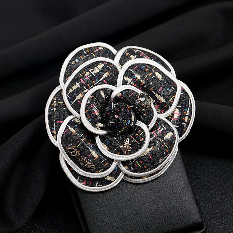 Large High-end Classic Black and White Floral Camellia Corsage Retro Temperament Flower Brooch Jacket Fabric Pin