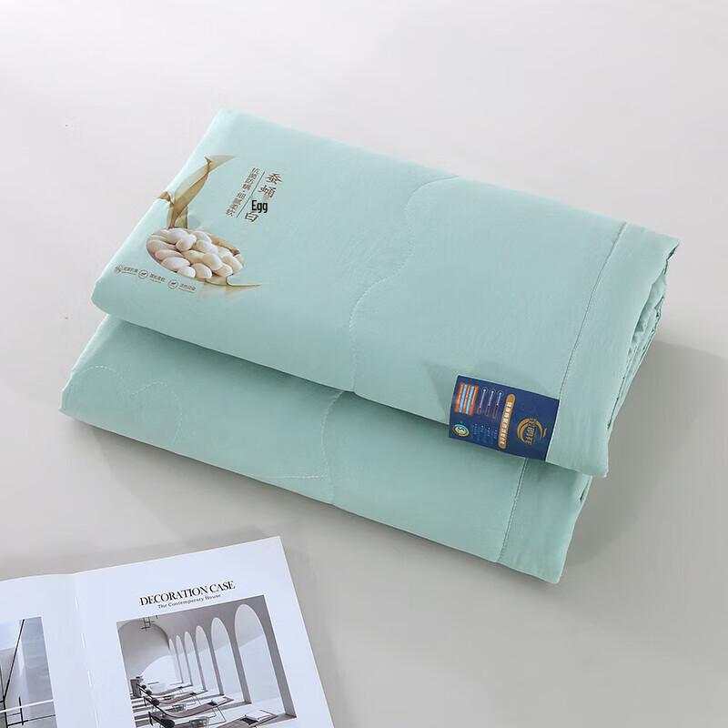 Jin Que Xiang Silky Soft Breathable Summer Quilt