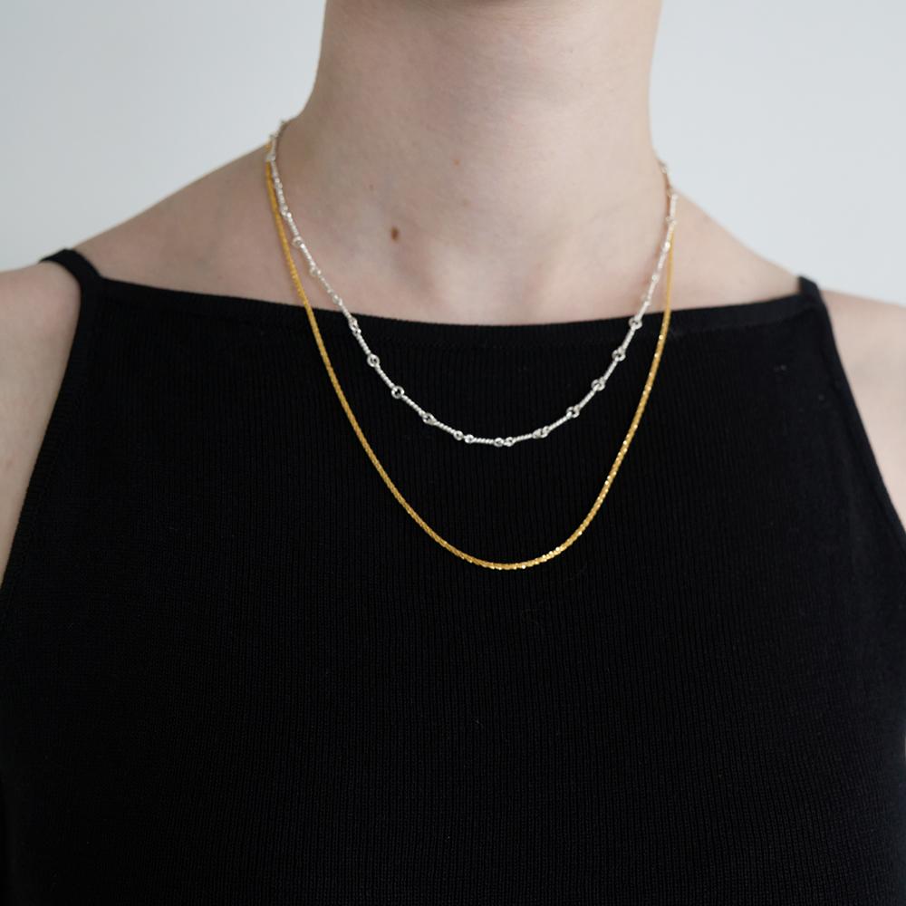Still Instant Round Hole & Forms - Necklace 12 (2Colors)
